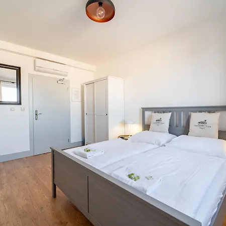 Penzion Penzionzemianskydvor 3*